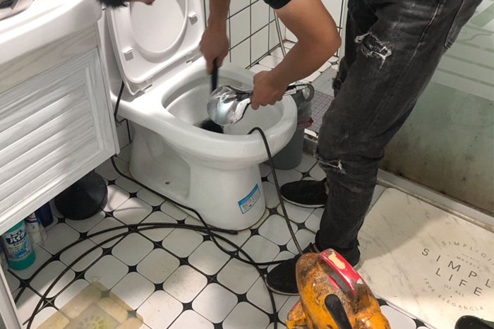 麻章马桶堵塞自己疏通还是找师傅?专业上门服务让你省时更省心